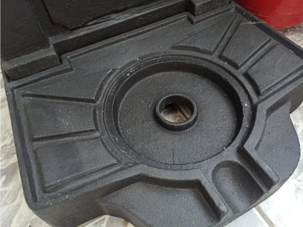 AZTE Záhradná liatinová VÝLEVKA, čierna matná