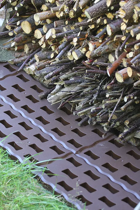 Záhonový chodník PAD tm.hnědý 60x20cm - 0,95m2