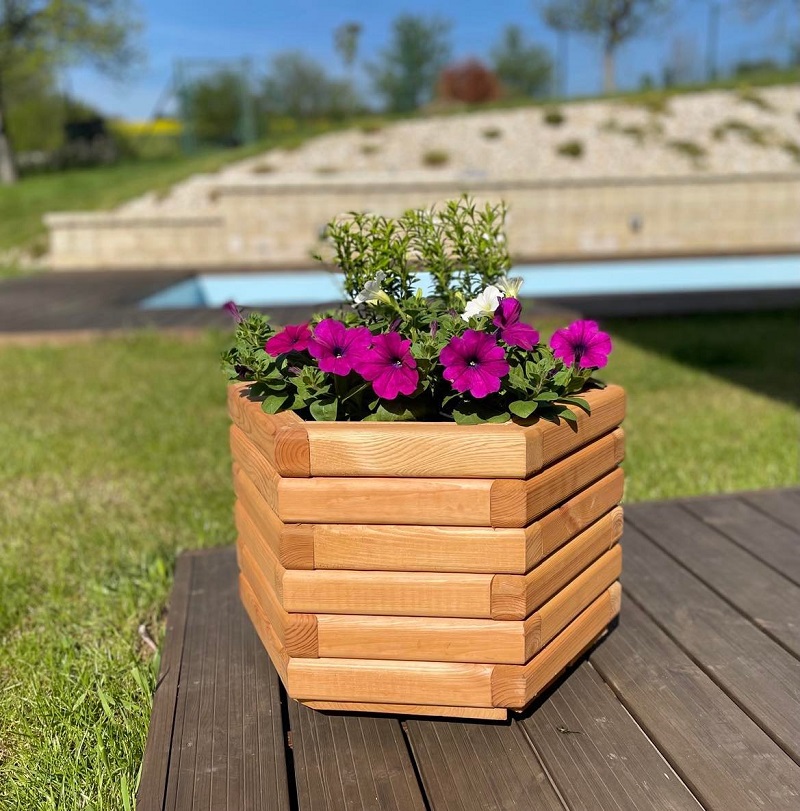 Drevený zahradný kvetináč AKSAMIT, pínia, 500x350