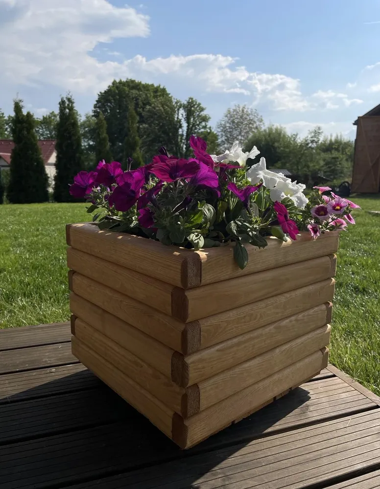 Drevený zahradný kvetináč AKSAMIT, pínia, 340x400x400