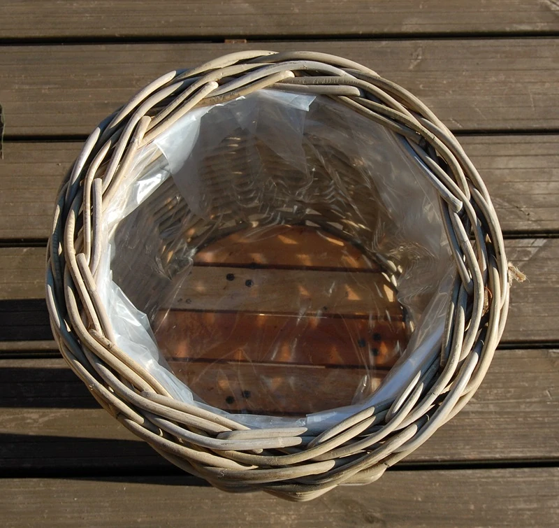 RATANOVÝ KÔŠ s nožičkami, grey, Ø34x40 cm