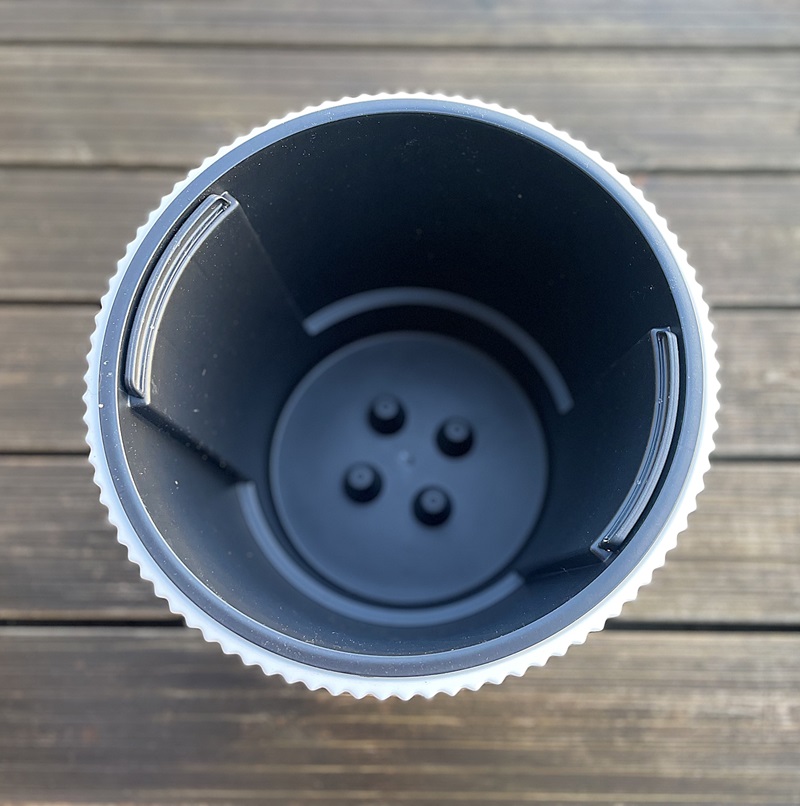 Kvetináče BIELE na PODSTAVCI - SADA 2 kusy