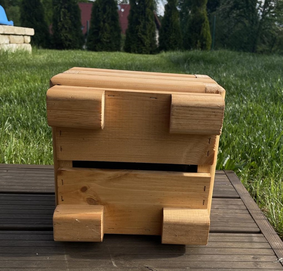 Drevený zahradný kvetináč AKSAMIT, pínia,  250x250x200