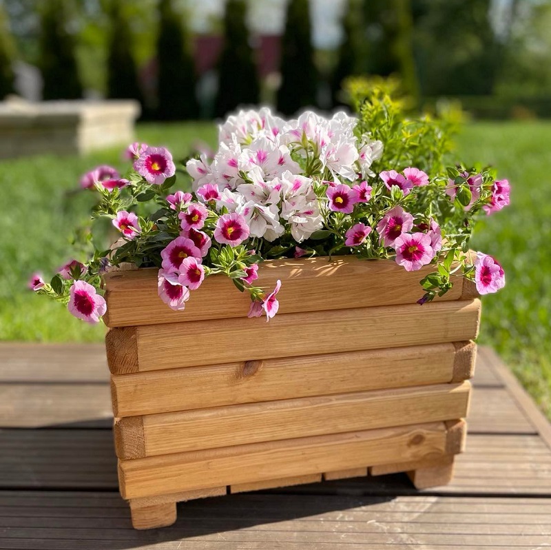 Drevený zahradný kvetináč  AKSAMIT, pínia, 400x250x300