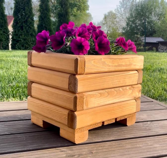 Drevený zahradný kvetináč AKSAMIT, pínia, 300x250x250