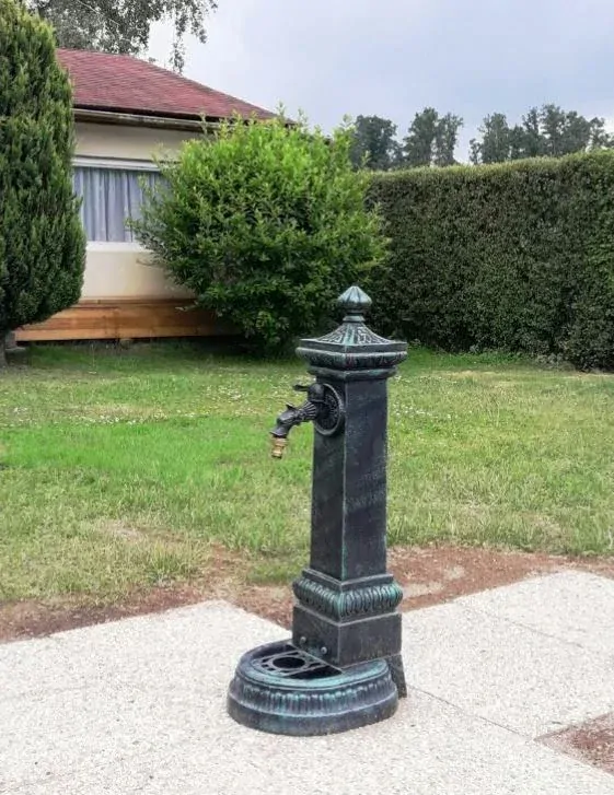 AZTE Vodovodný liatinový stĺpik s kohútikom DRAK, zelená patina